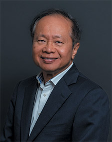 [MISSING IMAGE: ph_akaraphongdayananda-4c.jpg]